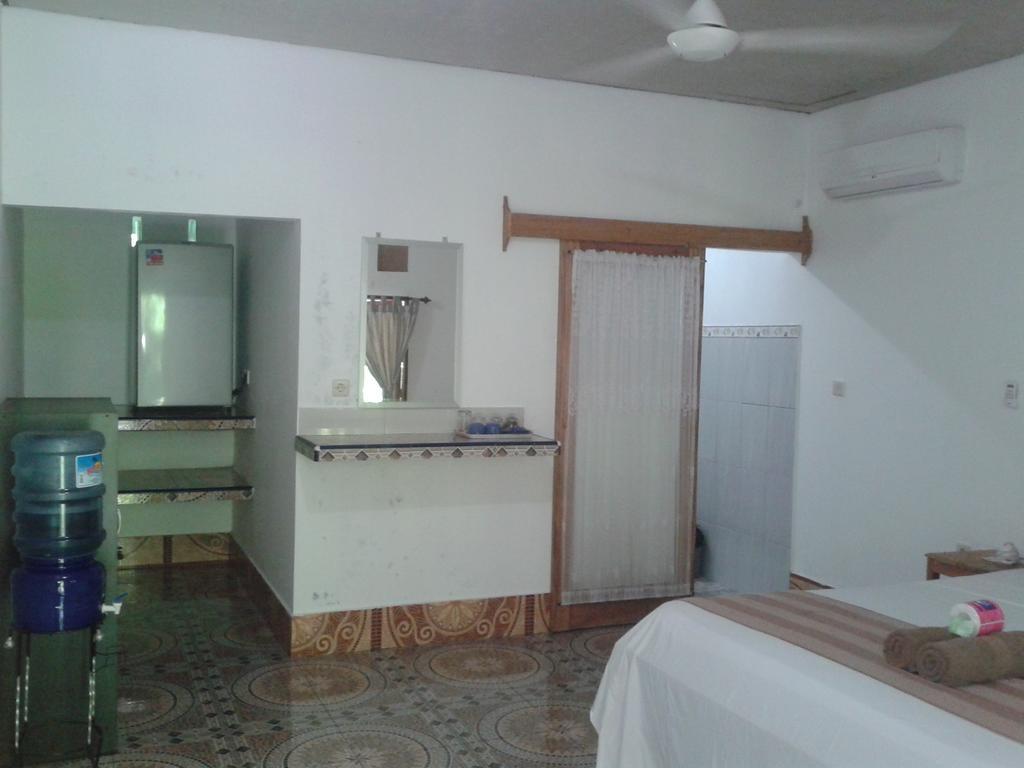 Putri Homestay Gili Meno Exterior foto